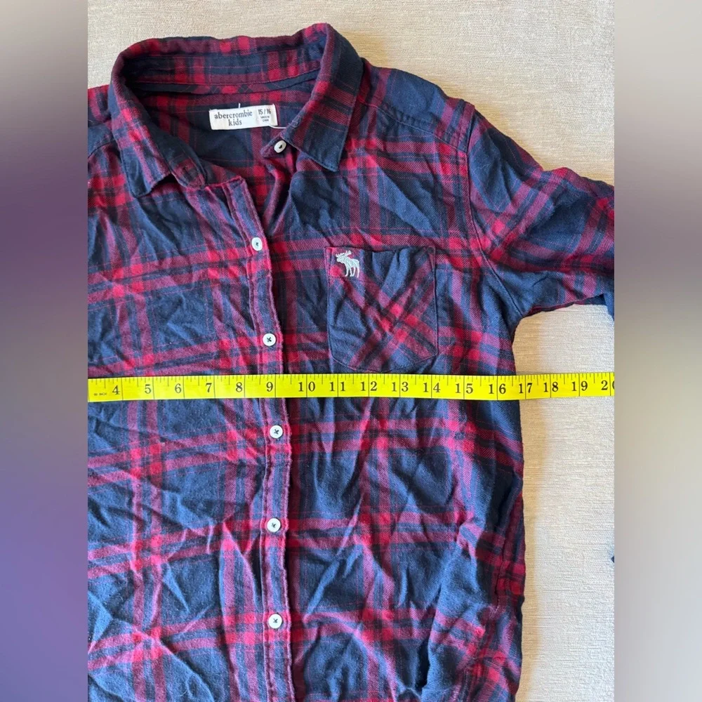 Abercrombie Kids Plaid Button Down Shirt Navy Red Size 15/16 Boys - Picture 7 of 8